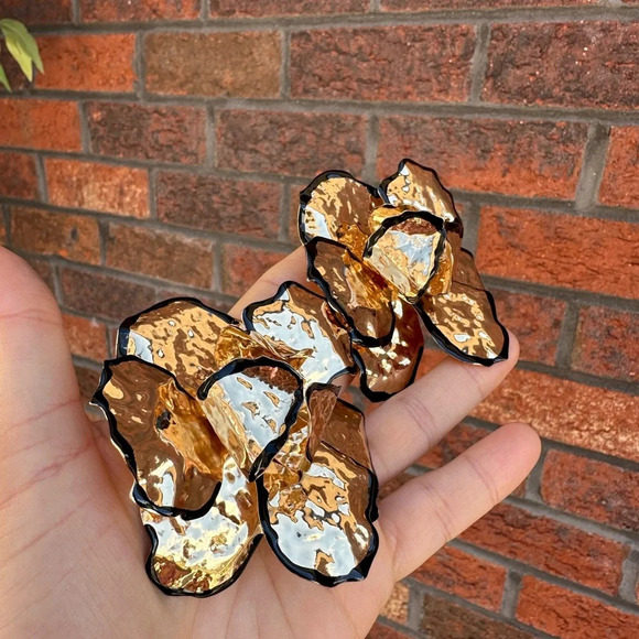 Zara Gold Metal Flower Earrings - Picture 7 of 17